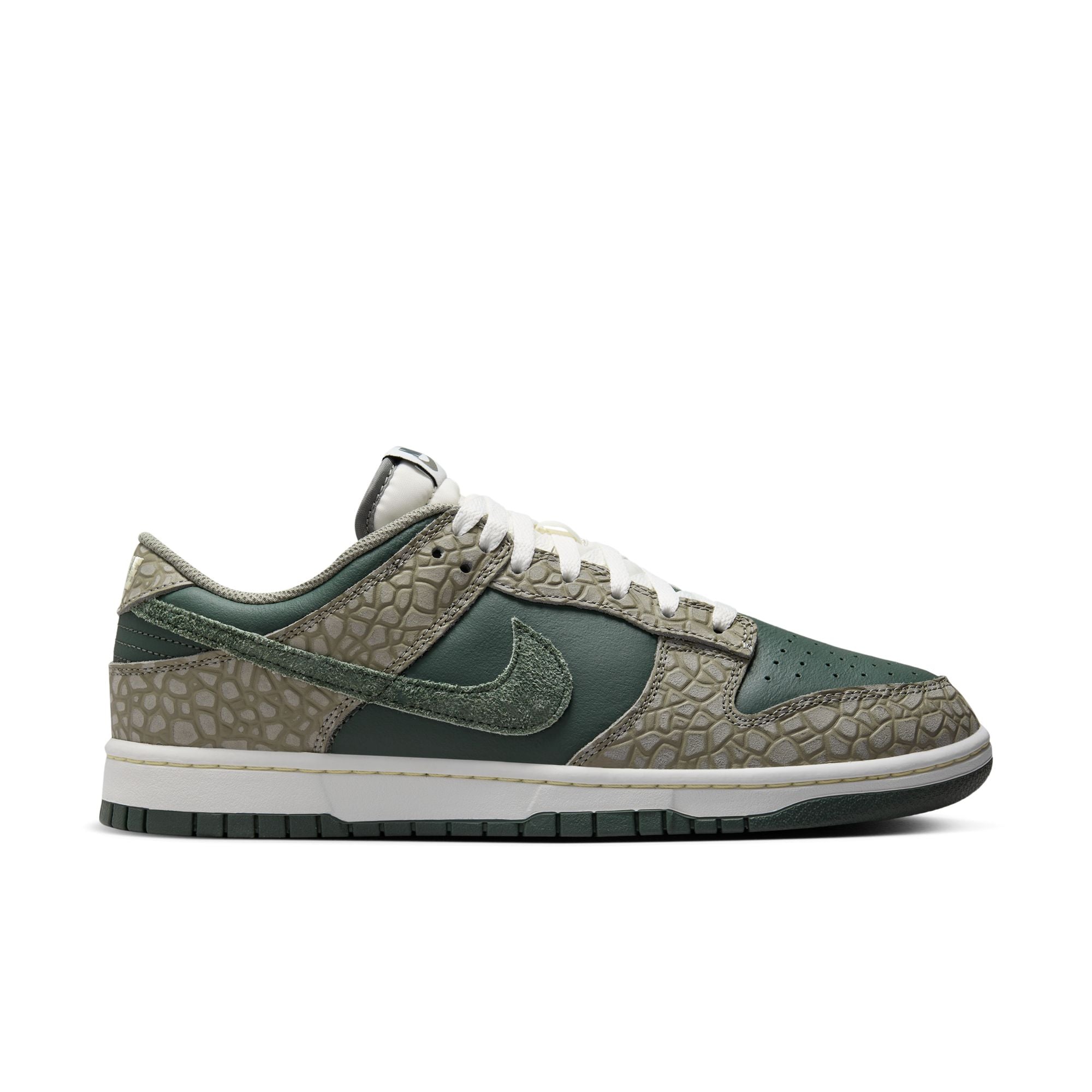 Nike: Nike Dunk Low Retro Prm (053) | DSMG E-SHOP