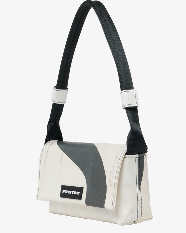 FREITAG - F171 Laura - (001)