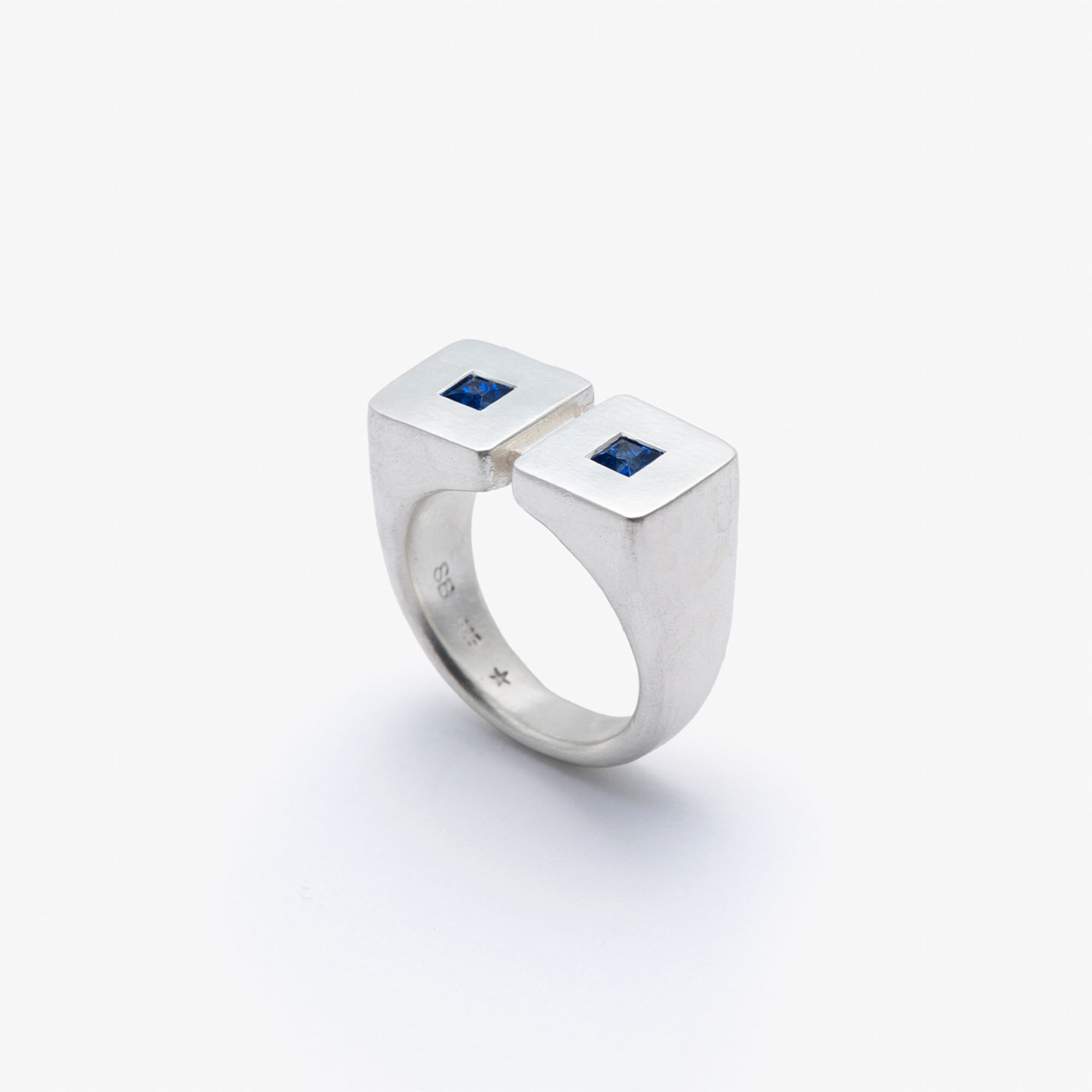 SEB BROWN | DSMG E-SHOP