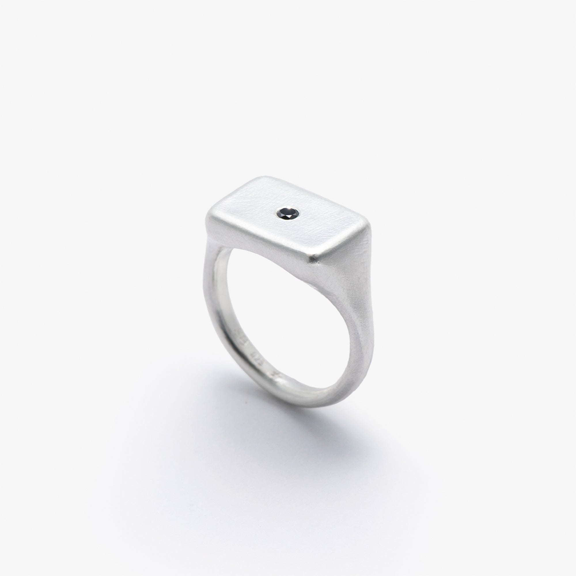 SEB BROWN | DSMG E-SHOP