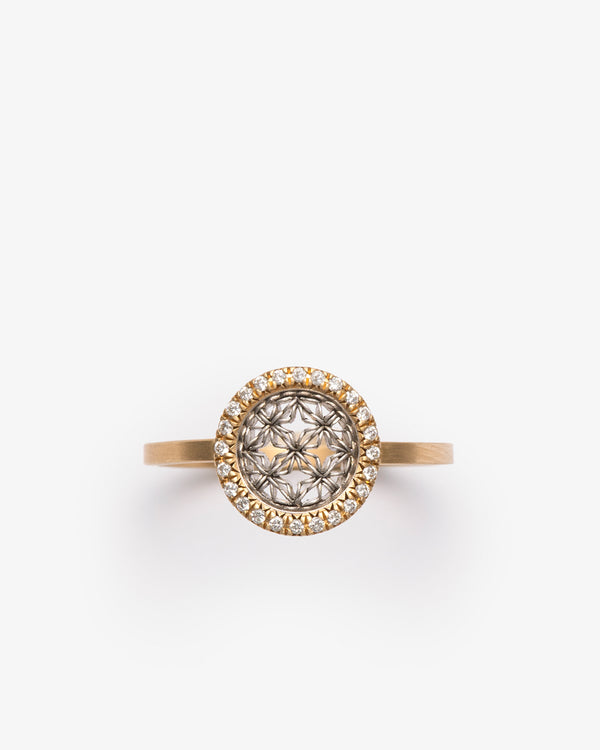 NIKOLLE RADI - Small Round Damask Ring - (G)