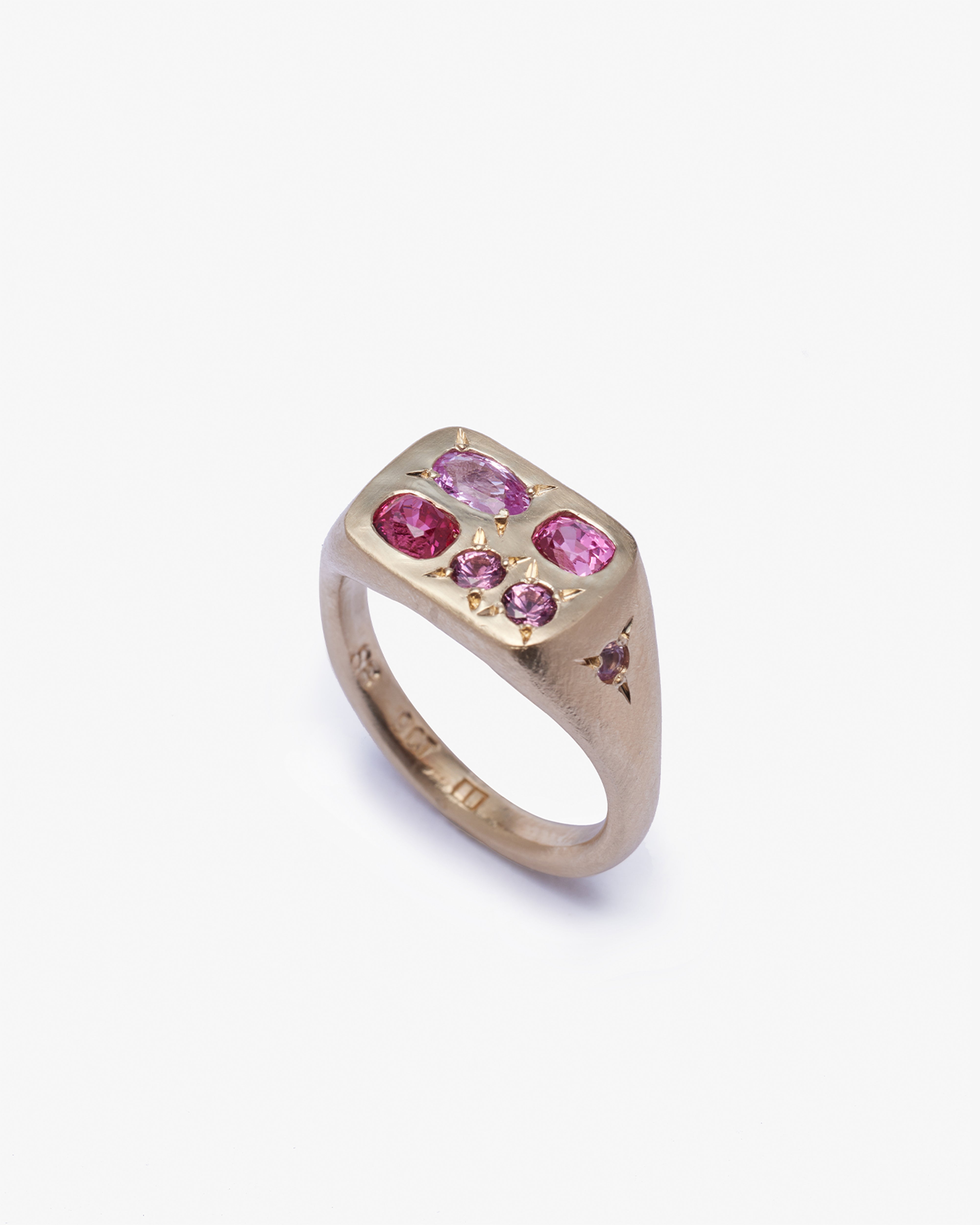 SEB BROWN | DSMG E-SHOP