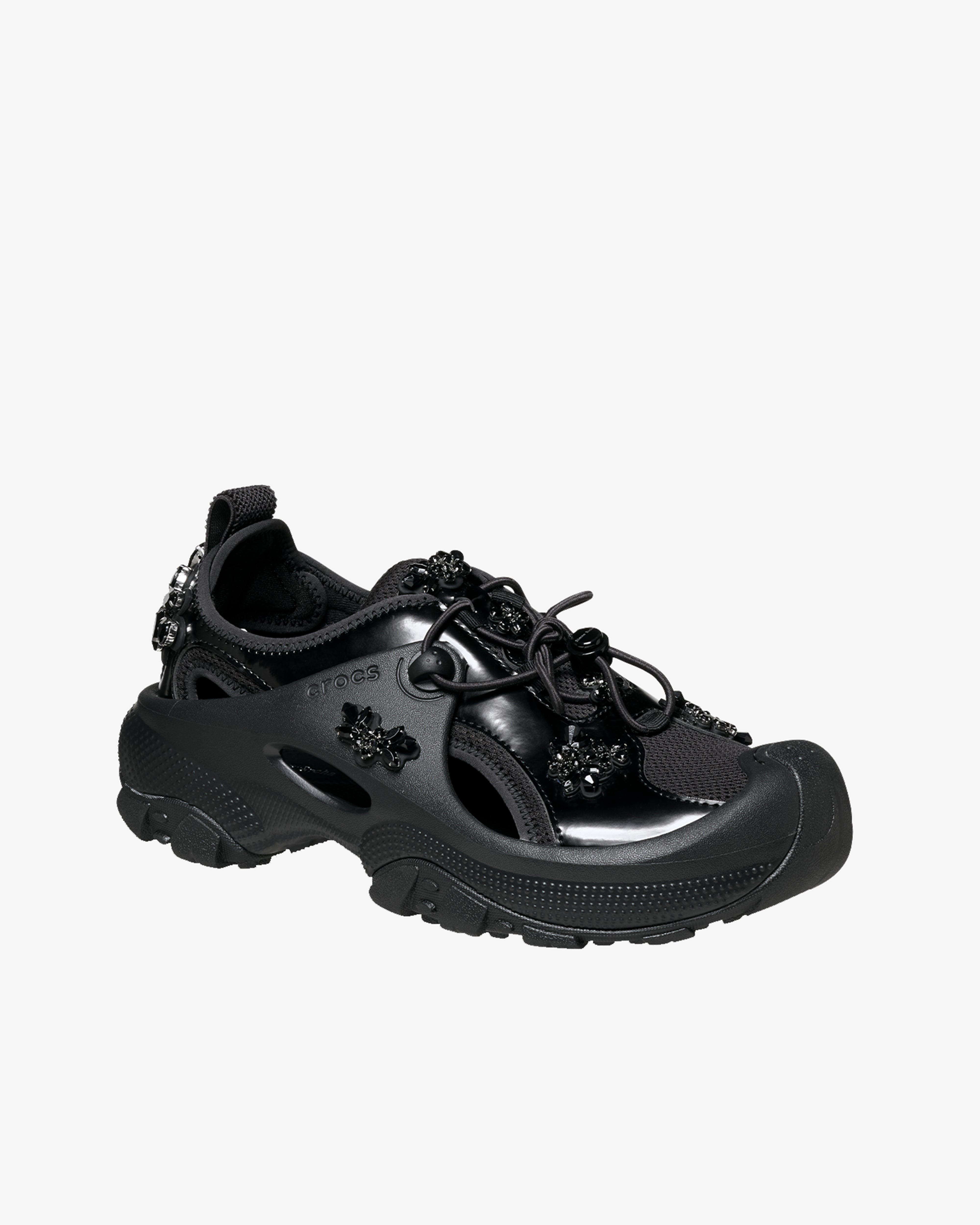 クロックス　Simone Rocha シモーン ロシャ」が「クロックス」とのコラボシューズを4月10日に発売