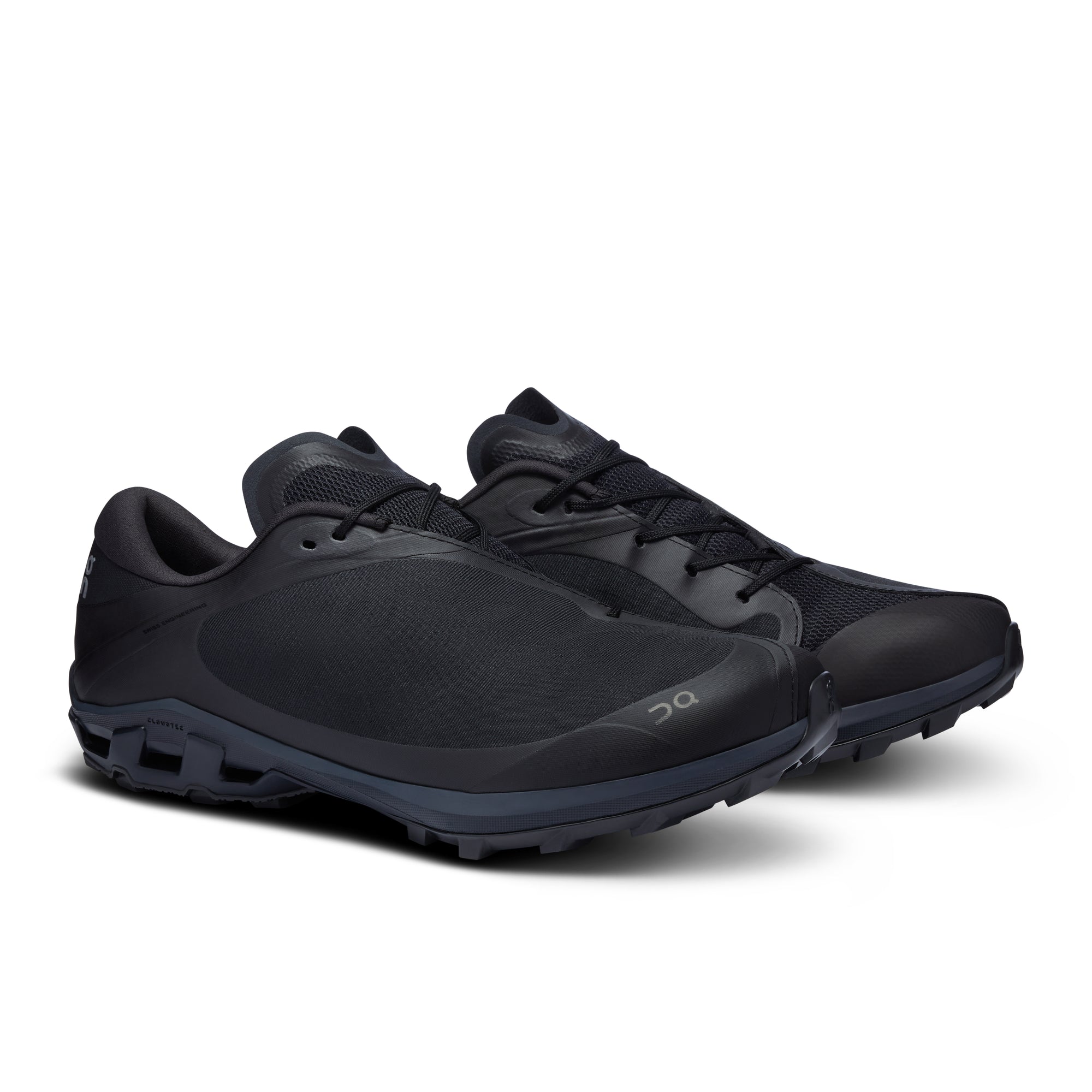 ON RUNNING: Cloudventure Peak Paf 1 M (All Blac) | DSMG E-SHOP