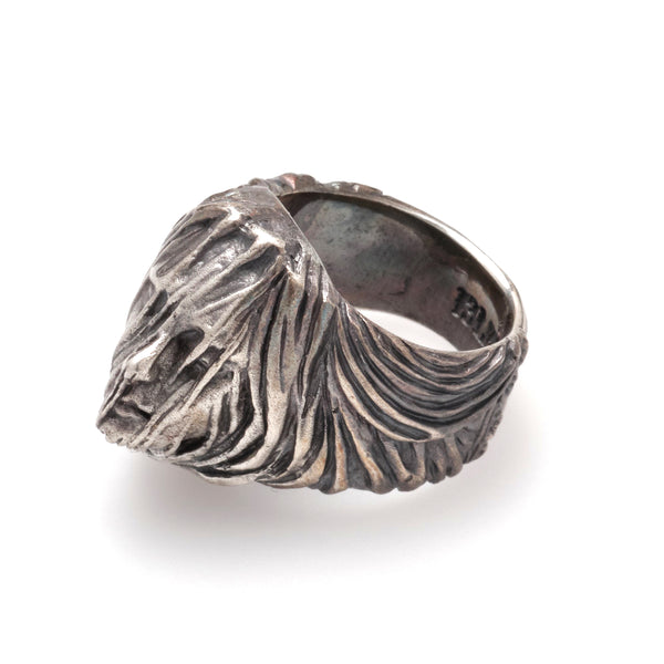 13 Lucky Monkey - Veiled Lady Ring