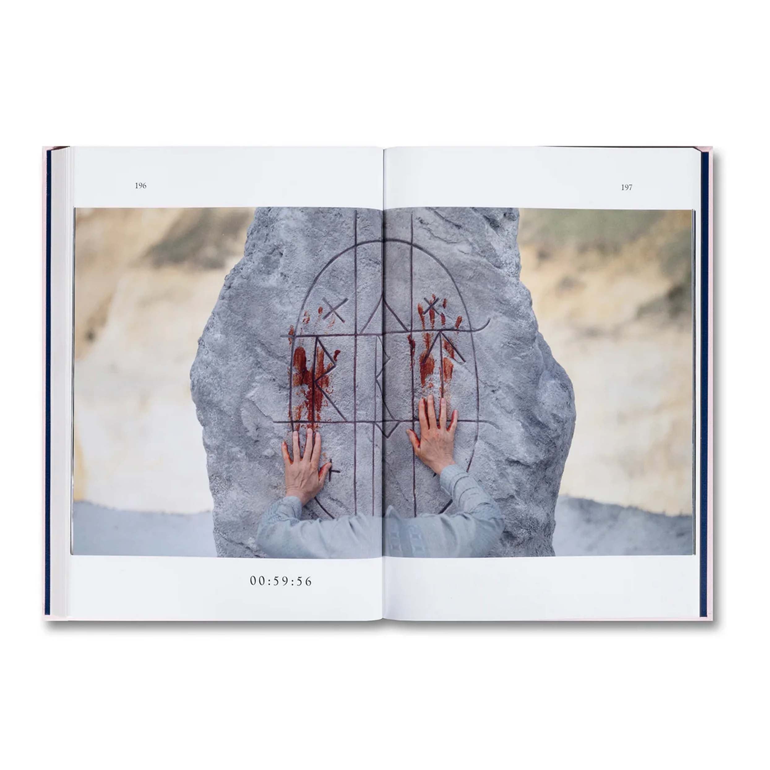 BIBLIOTHECA: Midsommar Screenplay Book | DSMG E-SHOP