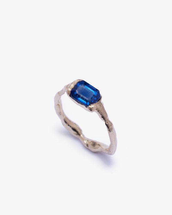 ALICE WAESE - Blue Sapphire Aethra Ring - (Gold/Blue Sapphire)