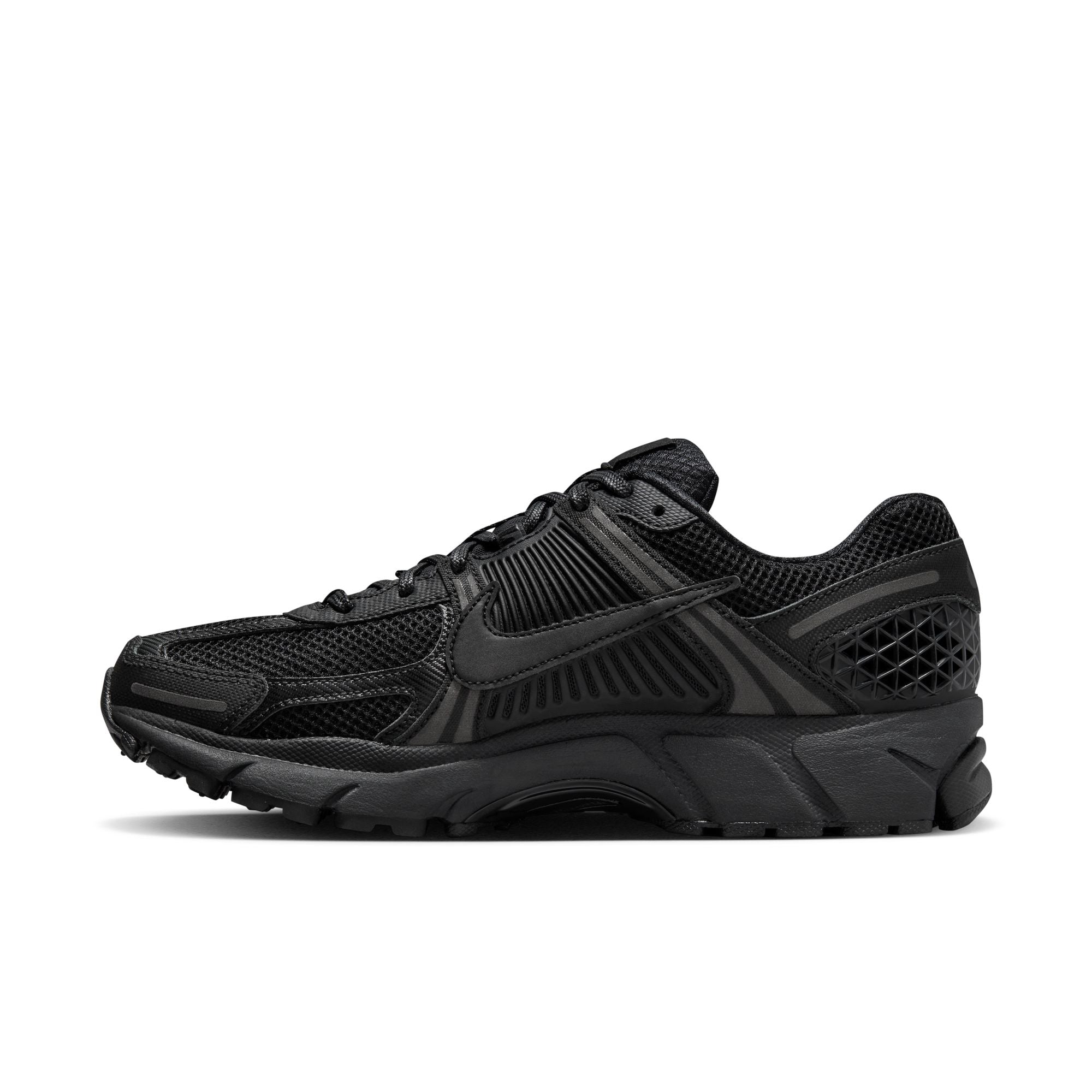 NIKE - Nike Zoom Vomero 5 - (Black/Black) view 4