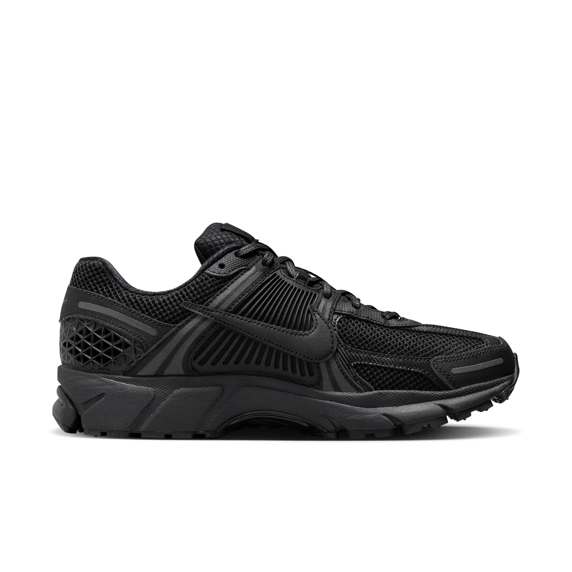 NIKE - Nike Zoom Vomero 5 - (Black/Black)