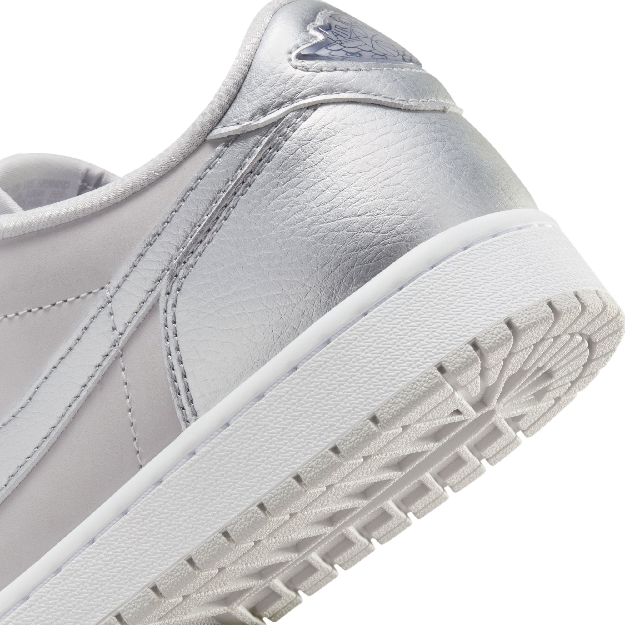 Nike: Air Jordan 1 Retro Low Og (002) | DSMG E-SHOP