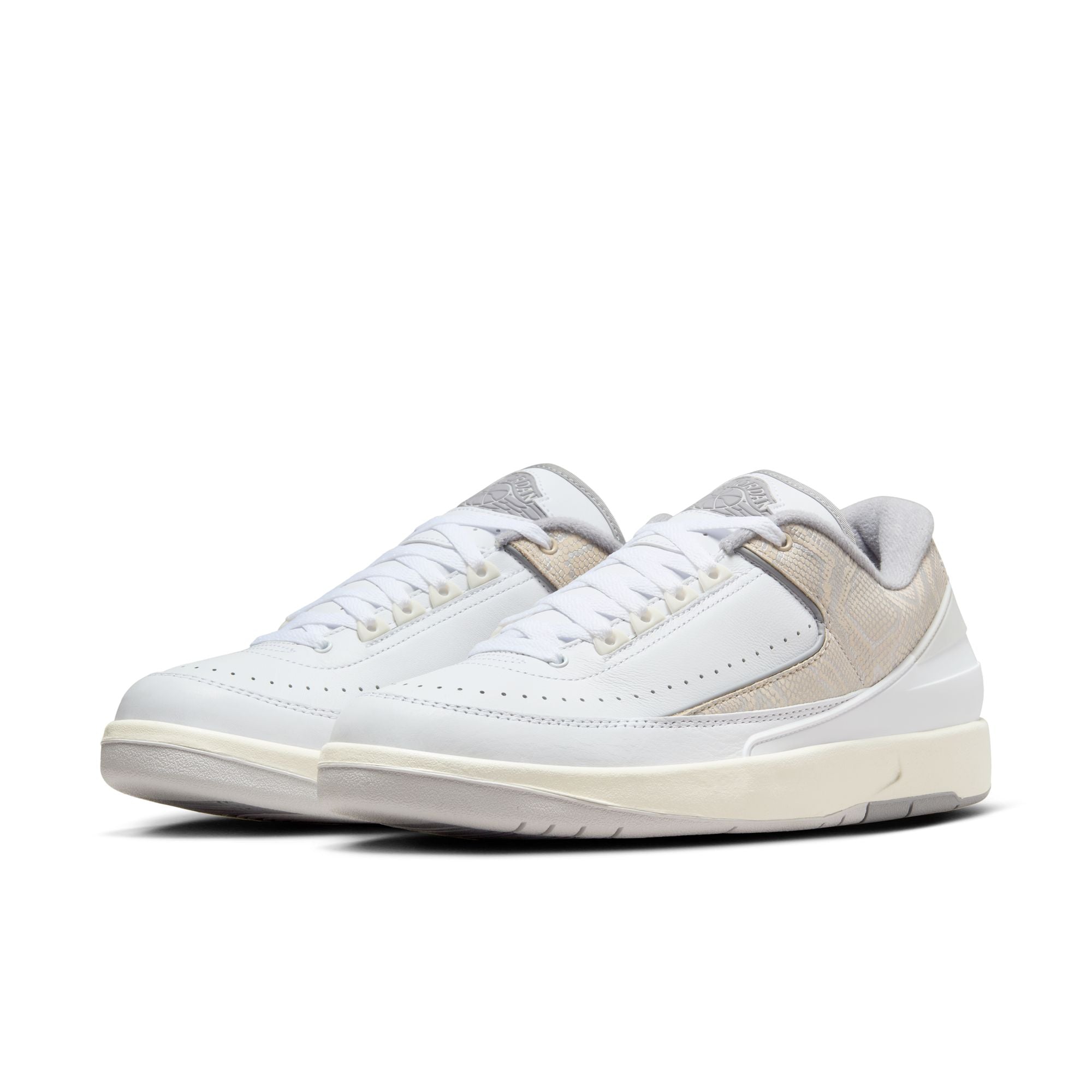 NIKE - Air Jordan 2 Retro Low - (White/Cement Grey-Sanddrift-Ne