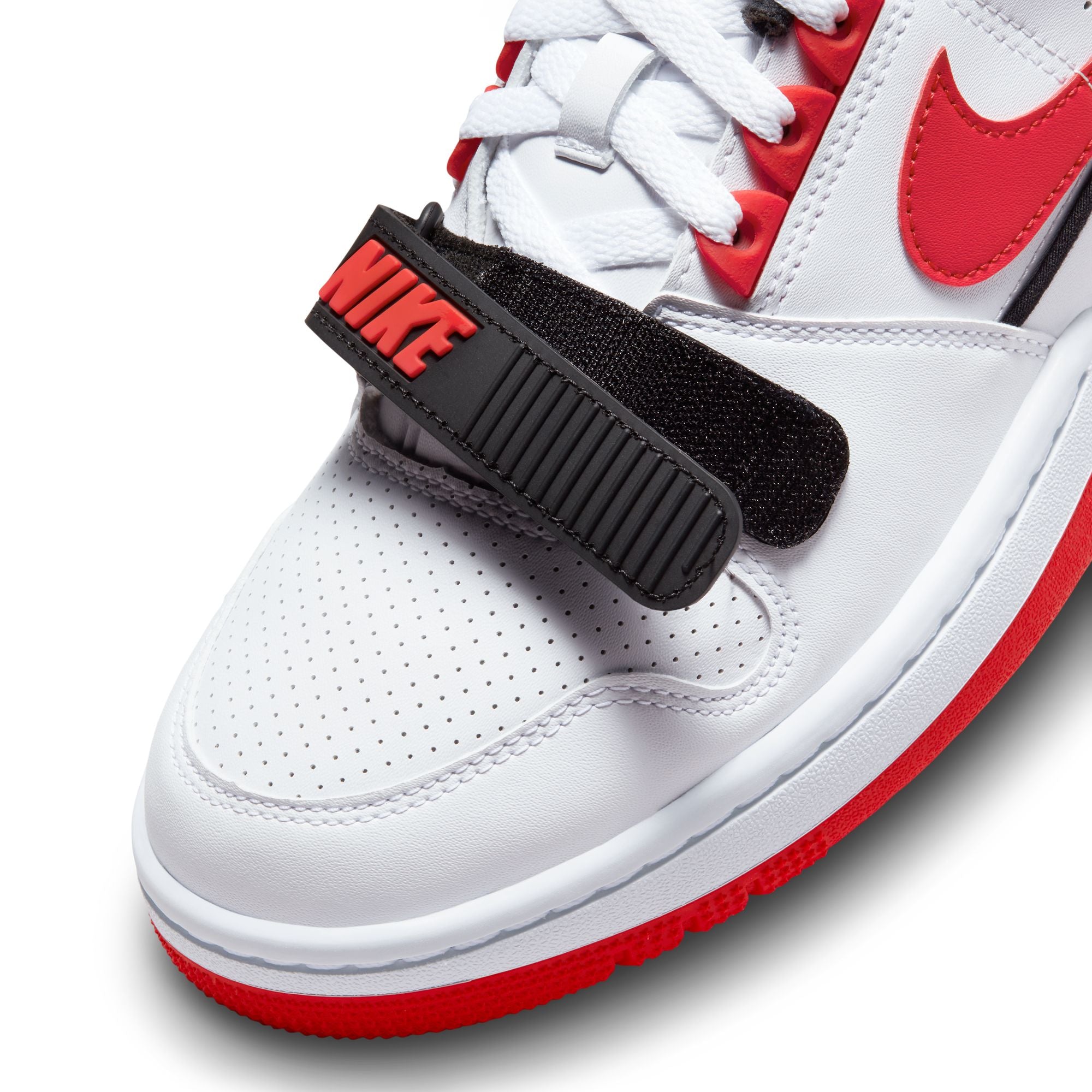NIKE - Nike Aaf88 Sp Billie Eilish - (White/Fire Red-Neutral Grey) view 11