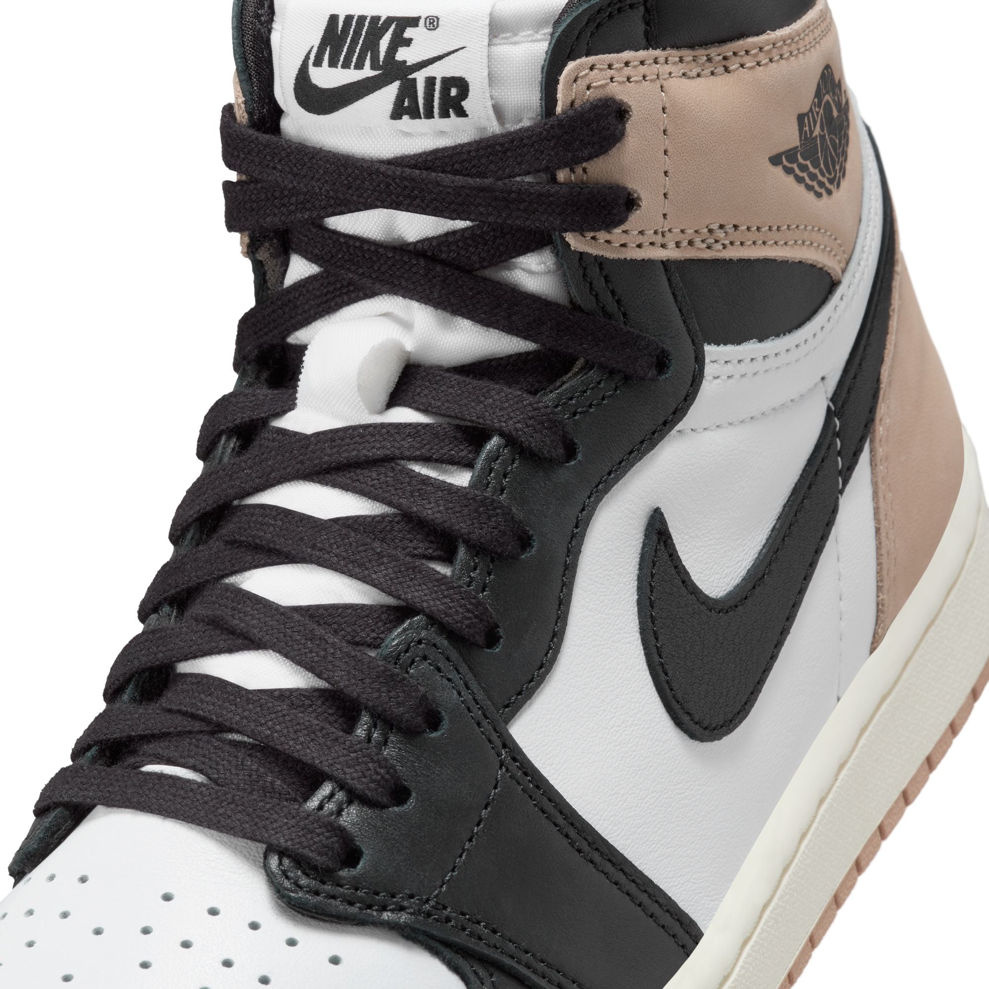 Nike: Wmns Air Jordan 1 Retro Hi Og (021) | DSMG E-SHOP