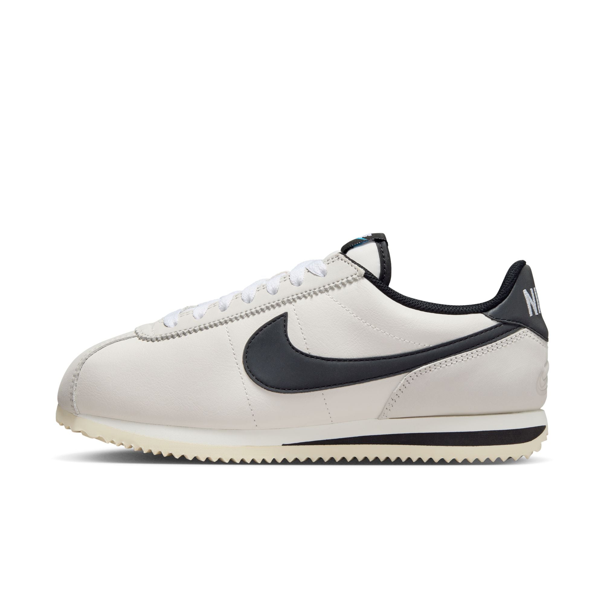 NIKE - W Nike Cortez Se - (Phantom/Black-Lt Bone-Coconut Milk-Sail