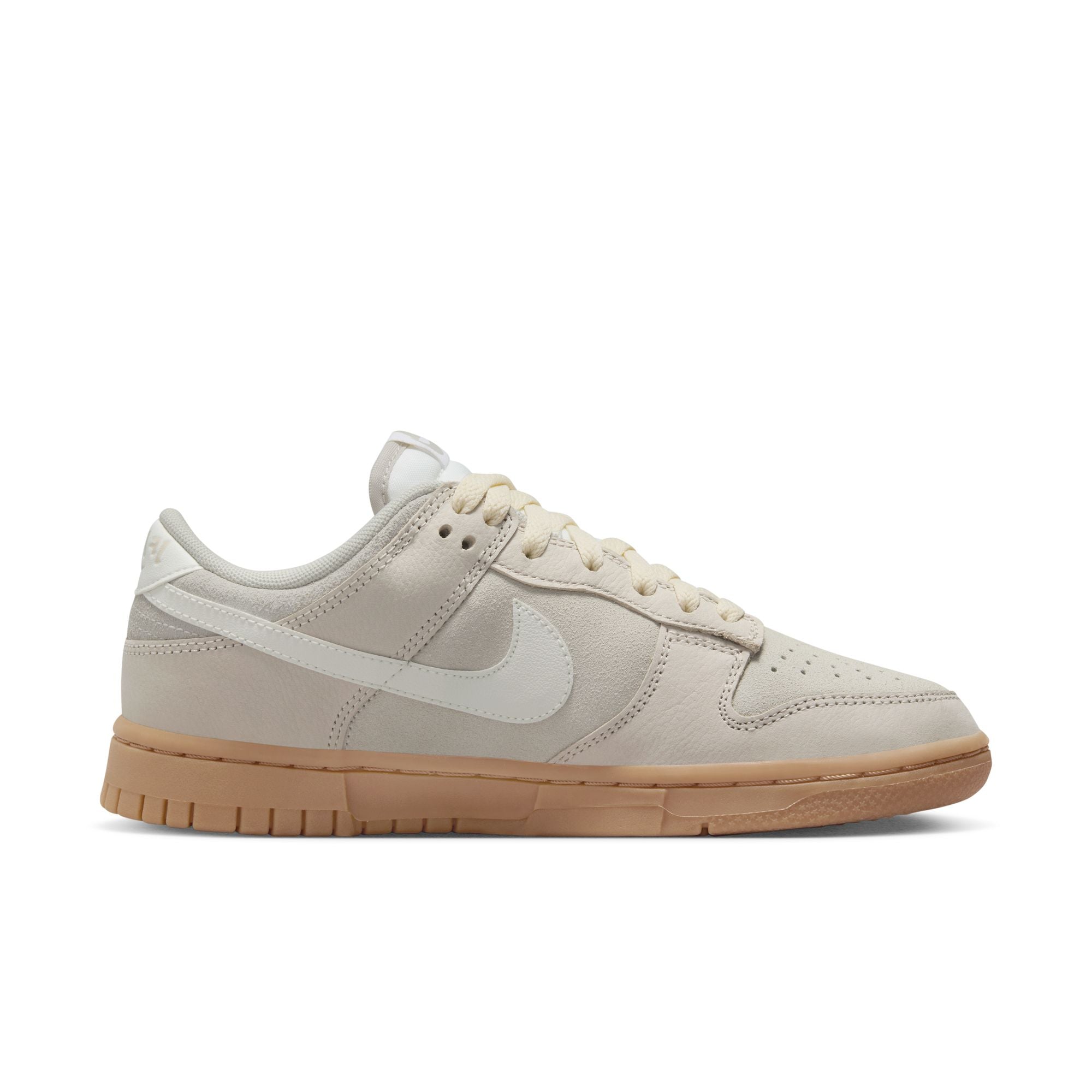 NIKE - W Nike Dunk Low Se - (Lt Orewood Brn/Sail-Gum Lt Bro