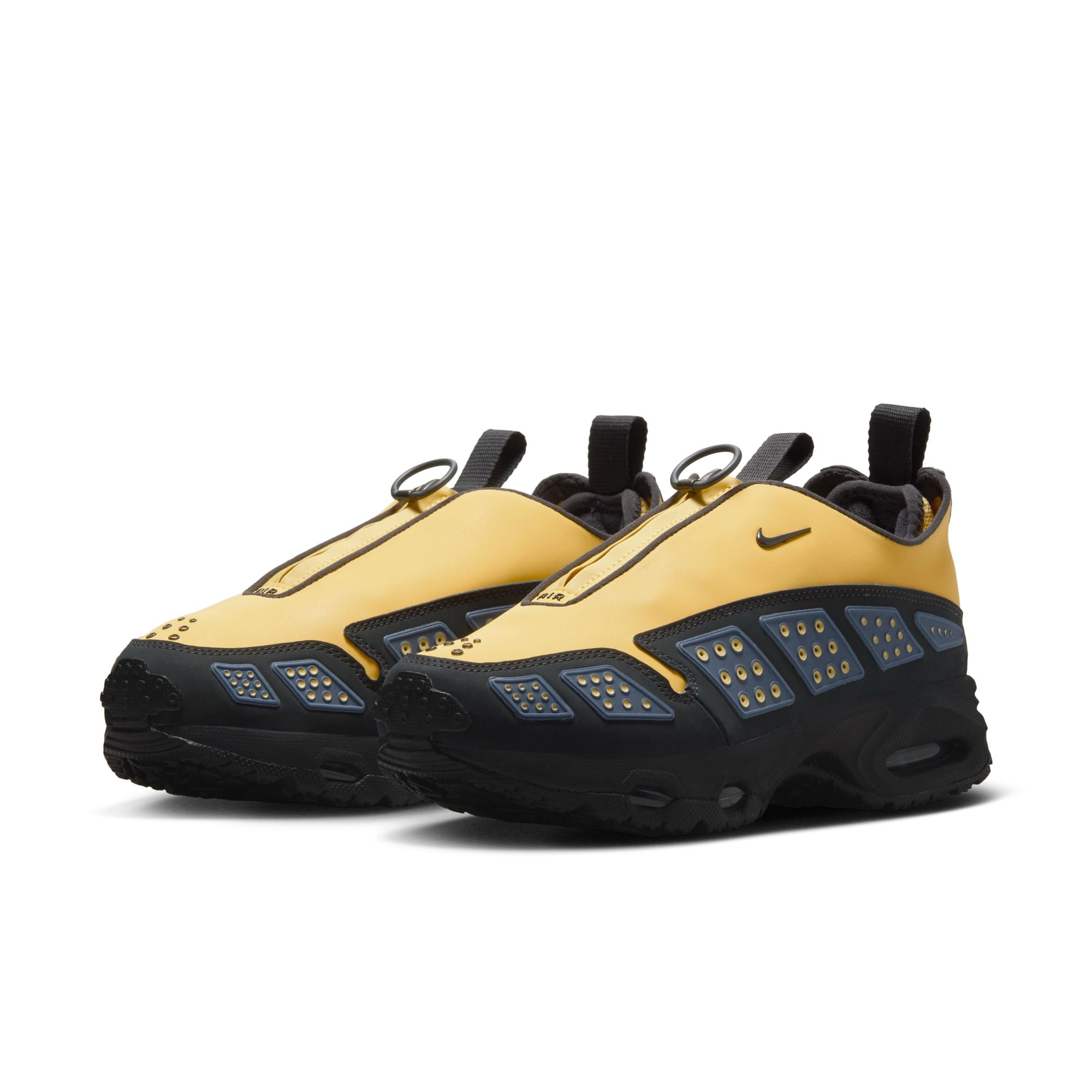 Nike: W Nike Air Max Sndr (700) | DSMG E-SHOP