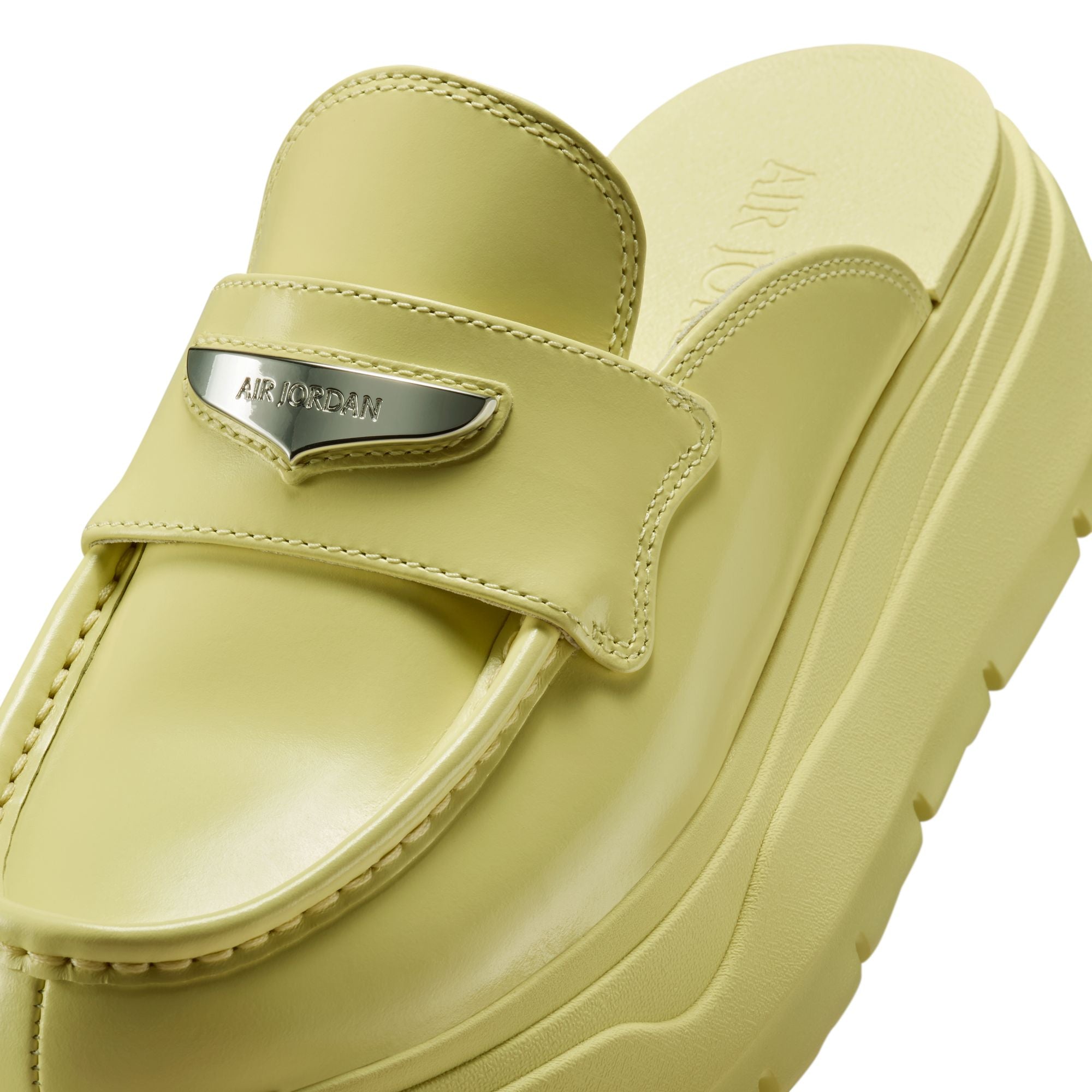 Nike: Wmns Air Jordan Mule (302) | DSMG E-SHOP