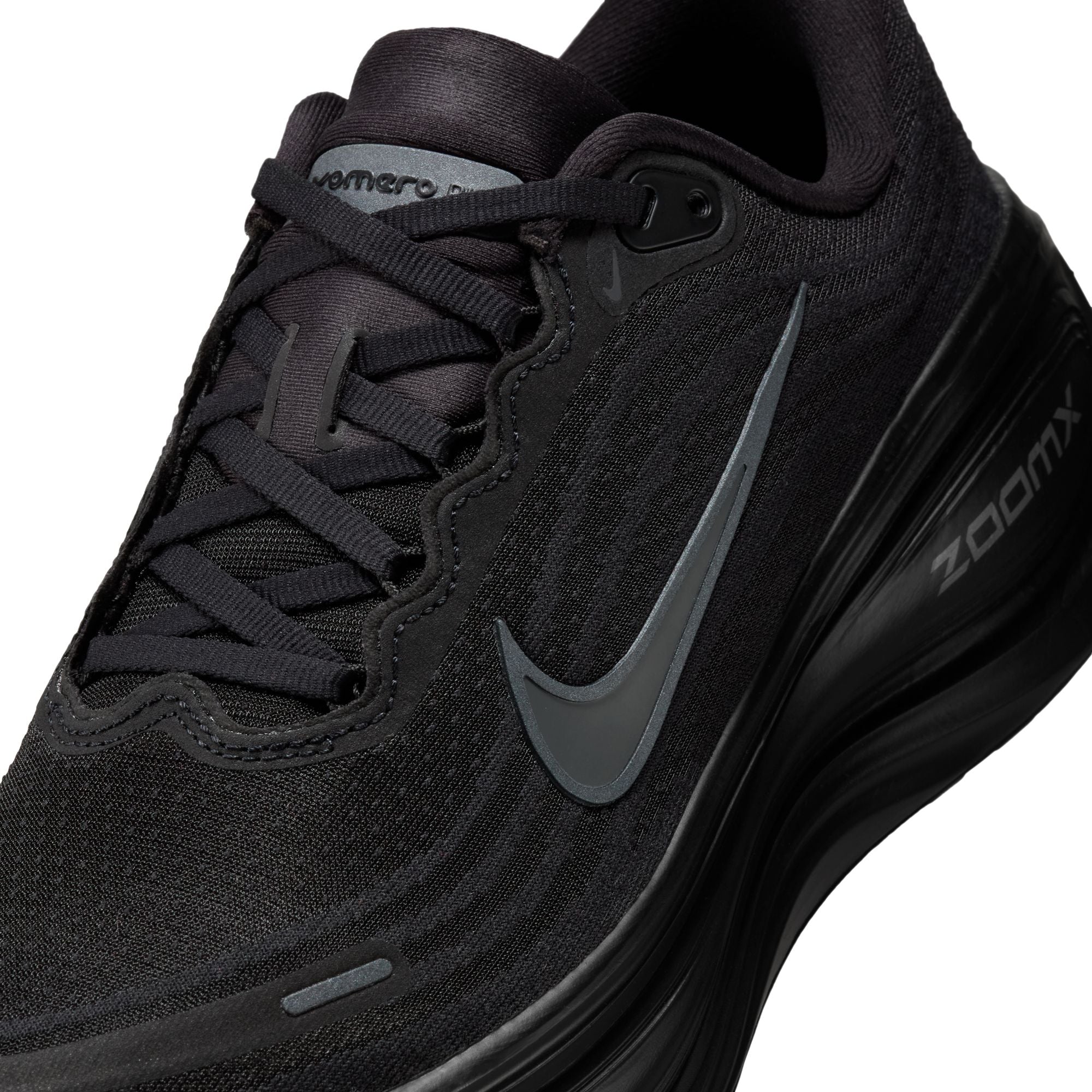 Nike: W Nike Vomero Plus (001) | DSMG E-SHOP
