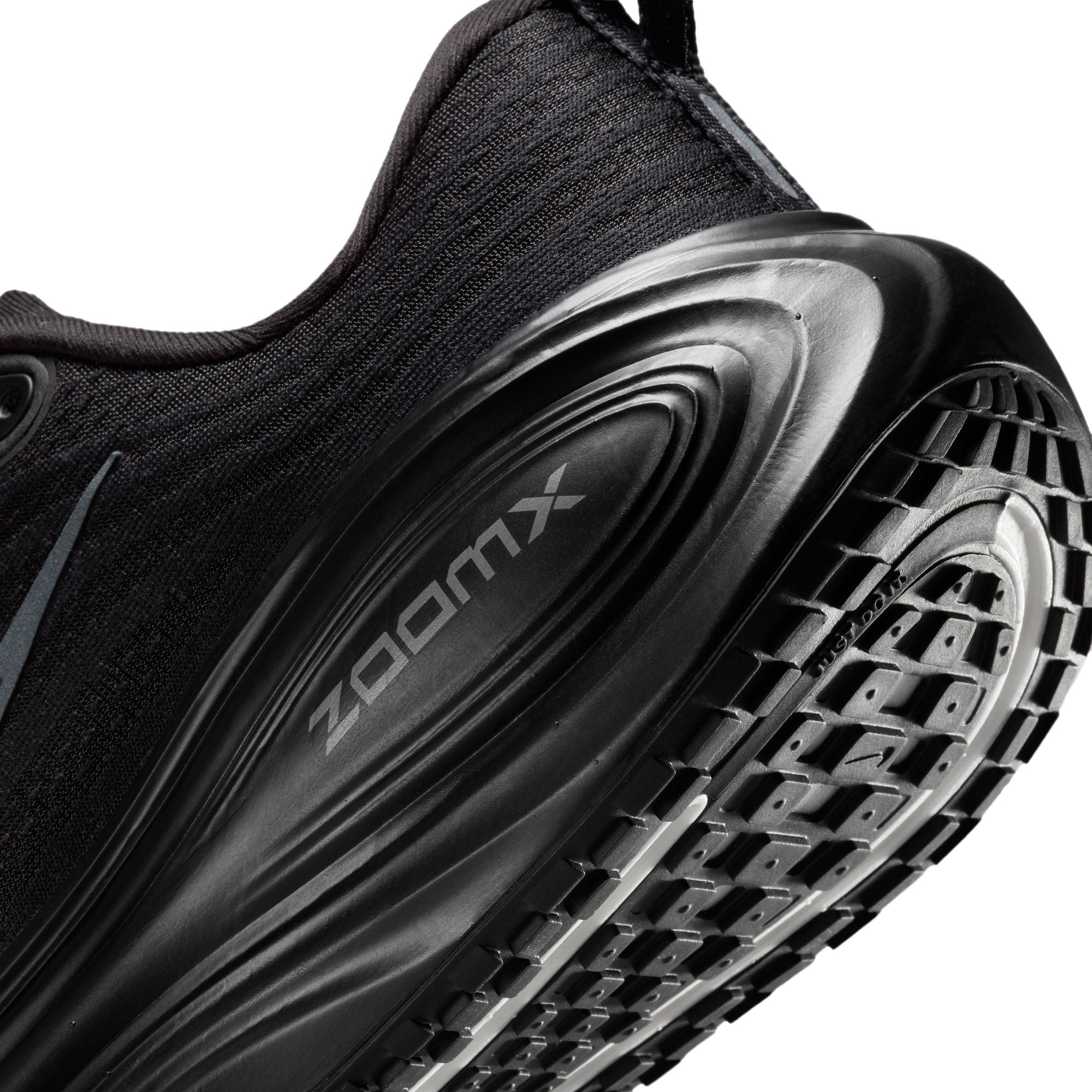 Nike: W Nike Vomero Plus (001) | DSMG E-SHOP