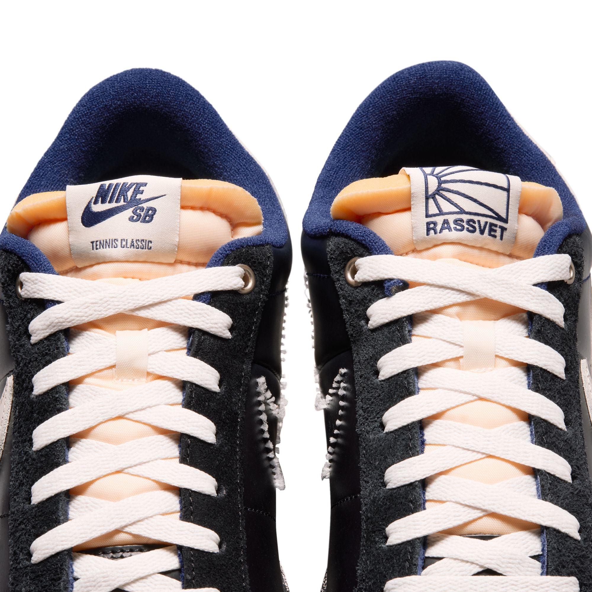 NIKE: Sb Zoom Tennis Classic Qs Rsv (IO9846-400) | DSMG E-SHOP