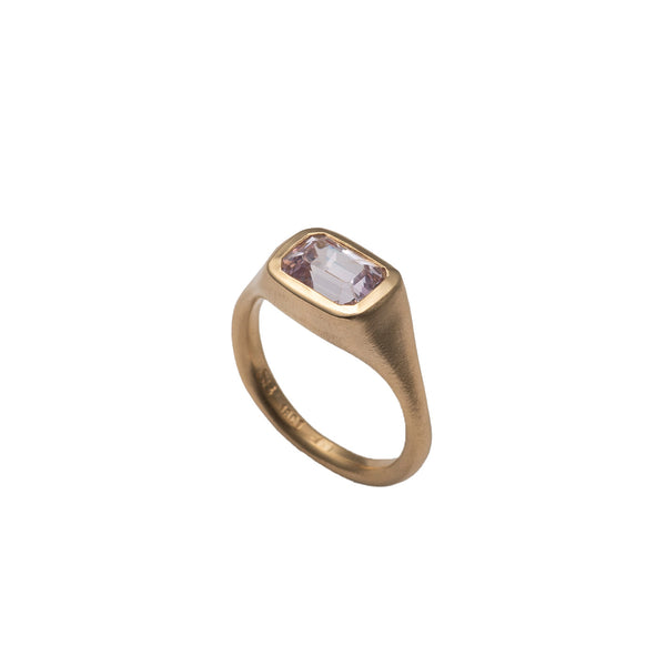 SEB BROWN - Pale Spinel Pillow Ring - (18Yg)