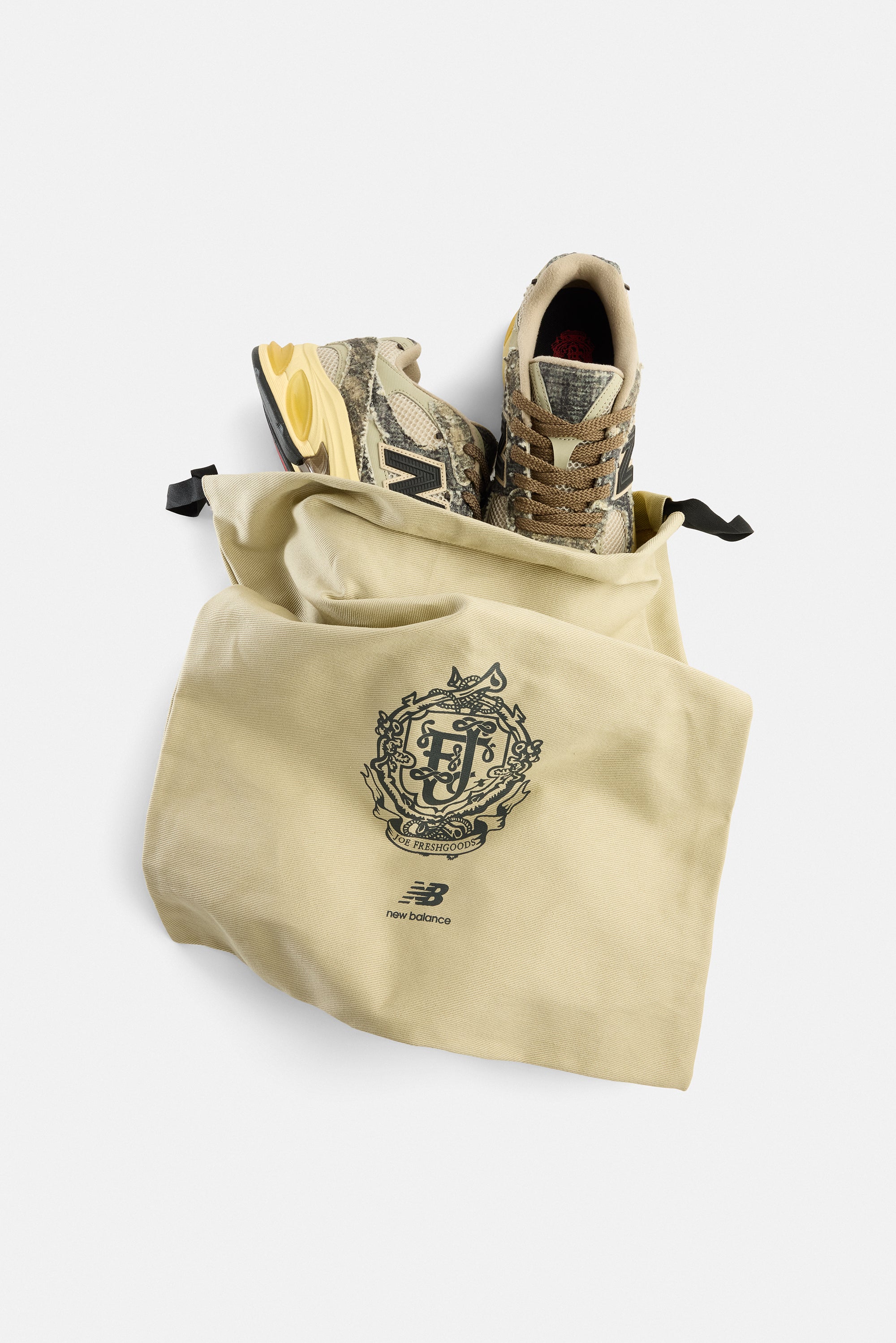 新品未使用　TSTS メッセンジャーバッグ　ドーバーストリートマーケット限定 ポーターから「ドーバー ストリート マーケット ギンザ」の10周年を