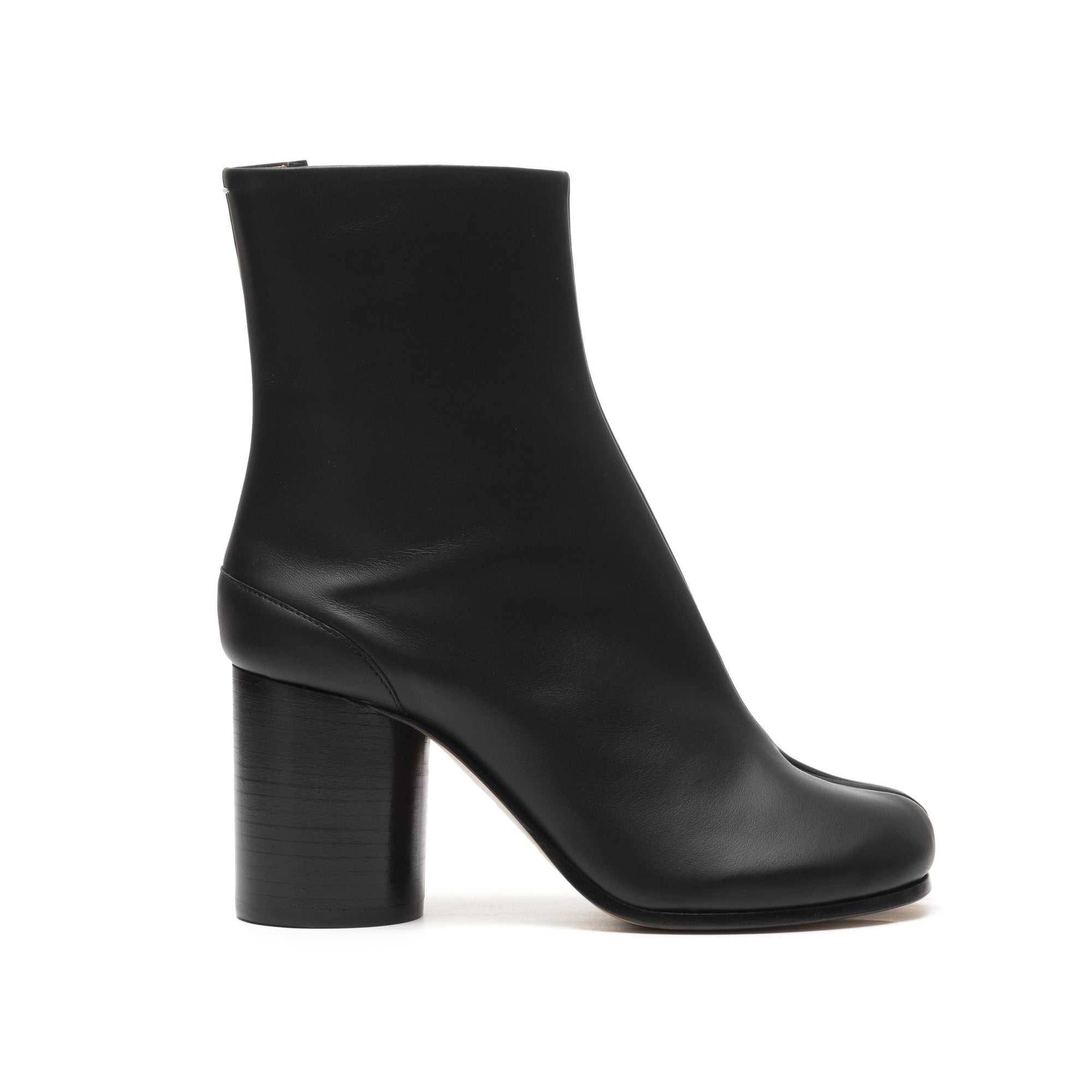 MAISON MARGIELA - Female Shoes AVP Tabi Ankle Boots Black - (S58WU0260) view 1