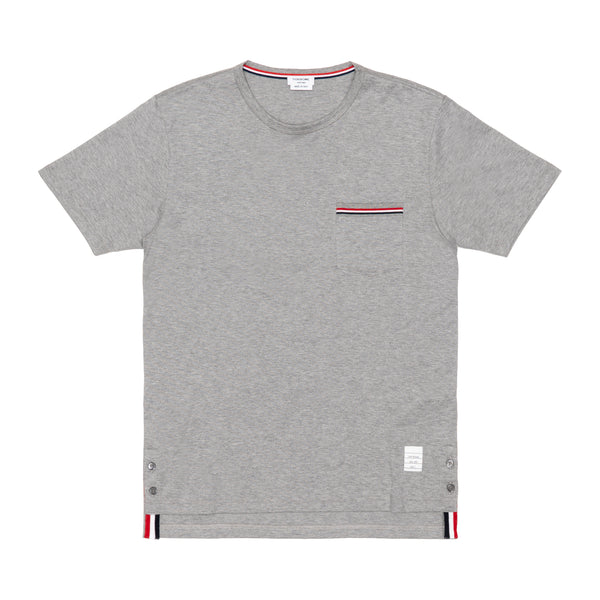 THOM BROWNE - MENS SS POCKET TEE IN MEDIUM WEIGHT - GREY - (MJS010A-01454)